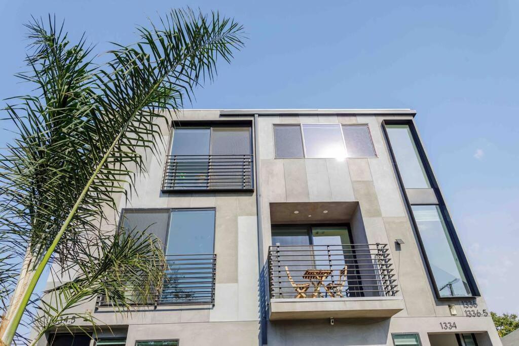 Stunning Hollywood Townhouse With Sunny Views Villa Los Angeles Exterior photo